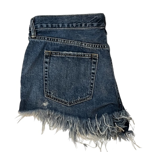 Free People We the Free Distressed Jean shorts. - Picture 4 of 10